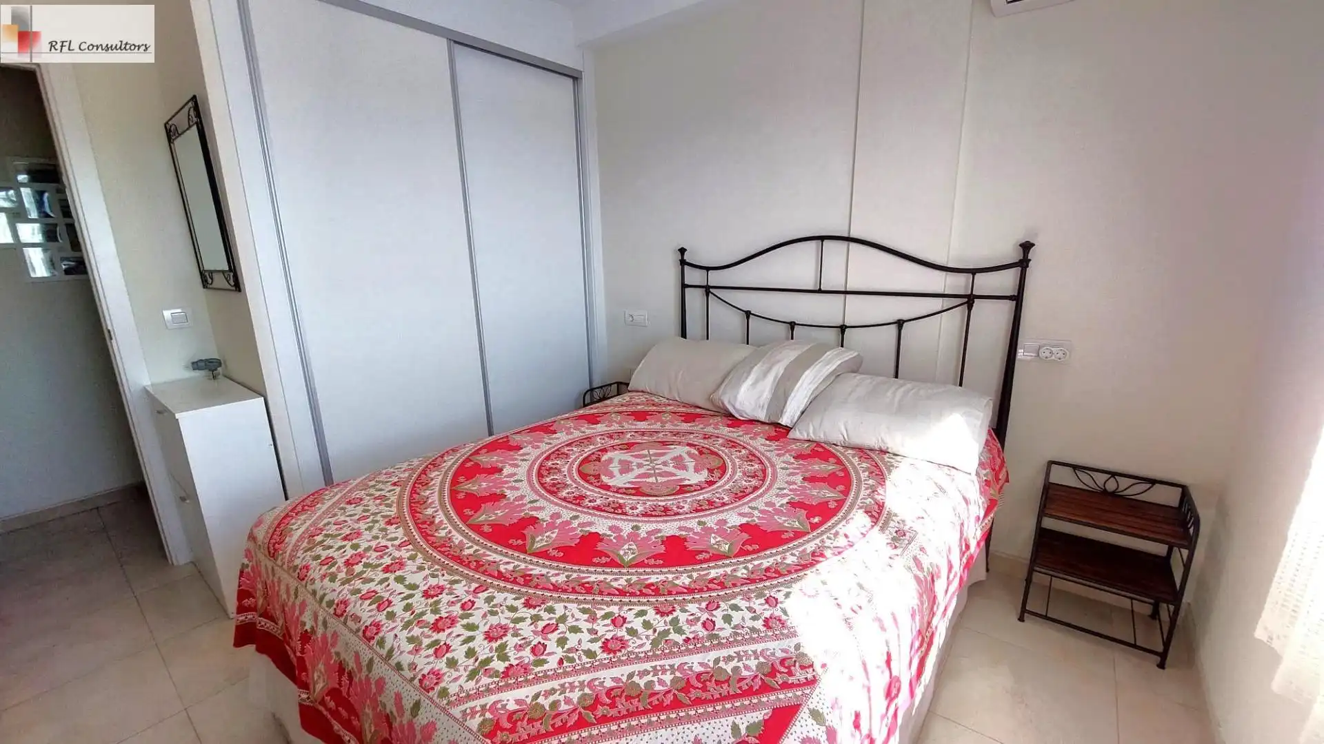 Habitación de Apartamento de alquiler en Torreblanca con Jardín privado, Terraza y Amueblado
