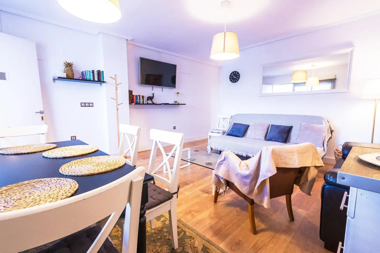 Wohnzimmer von Wohnungen zur Miete in Torrevieja mit Klimaanlage, Heizung und Privatgarten