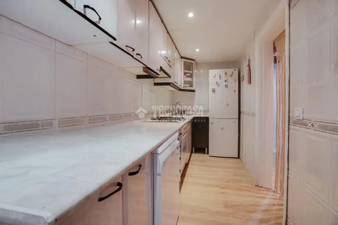 Cuina de Pis en venda en Sant Feliu de Llobregat amb Calefacció
