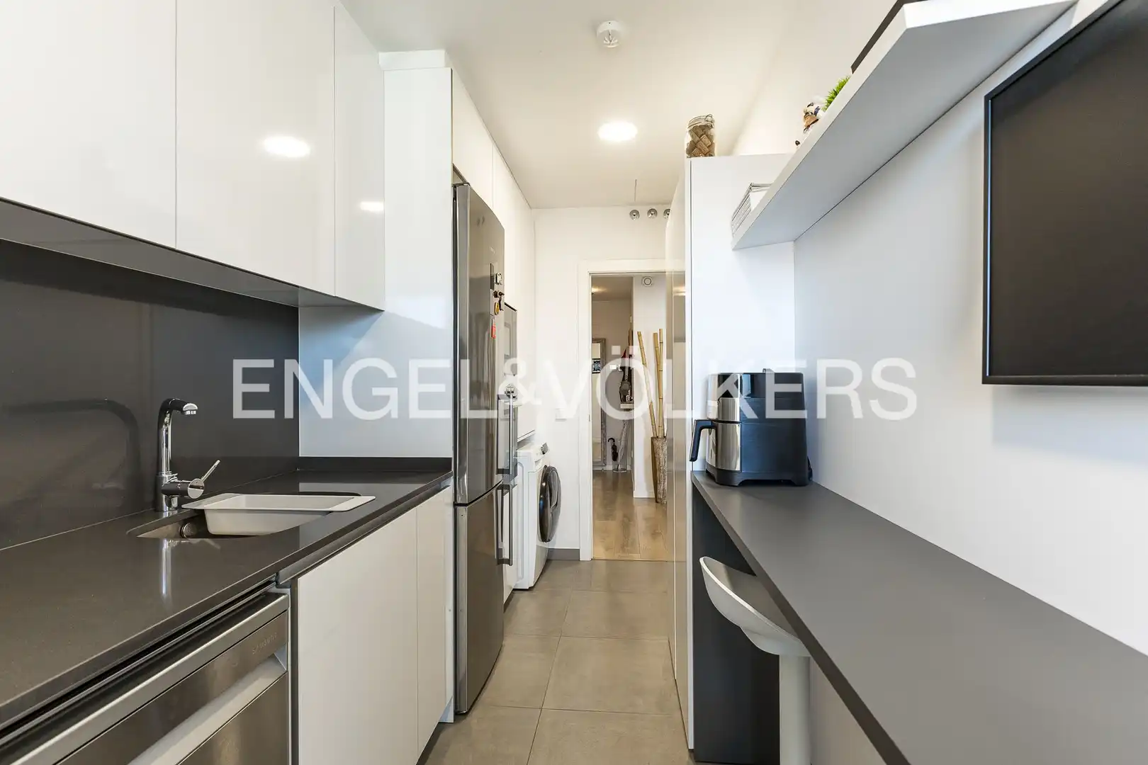 Kitchen of Flat for sale in L'Hospitalet de Llobregat  with Air Conditioner, Heating and Parquet flooring