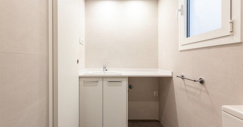 Bathroom of Flat to rent in Terrassa  with Air Conditioner, Pets allowed and Internet