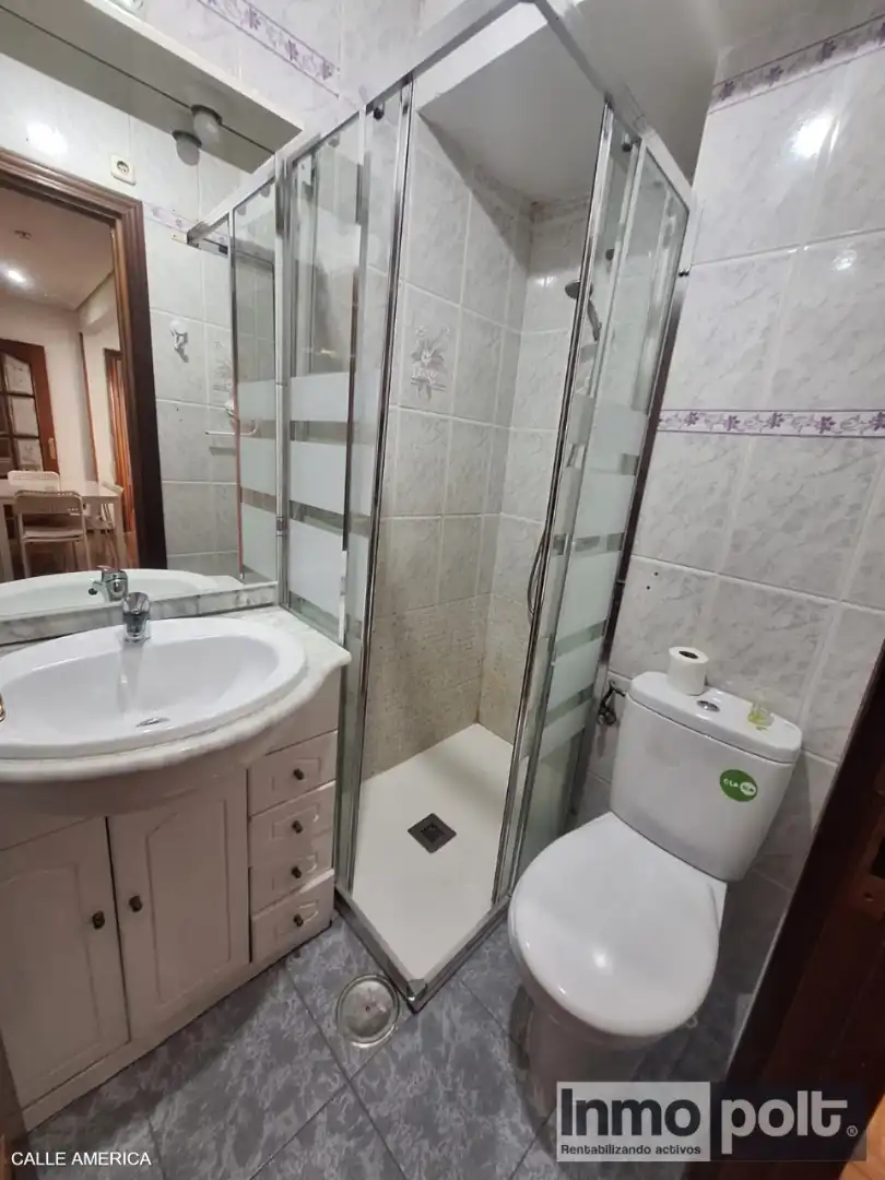 Bathroom of Flat for sale in Móstoles  with Oven and Balcony