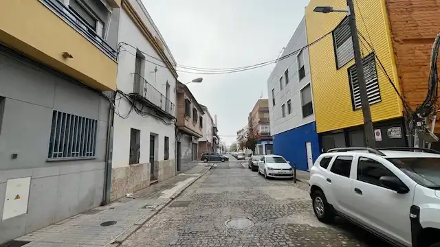 Außenansicht von Einfamilien-Reihenhaus zum Verkauf in Córdoba mit Balkon