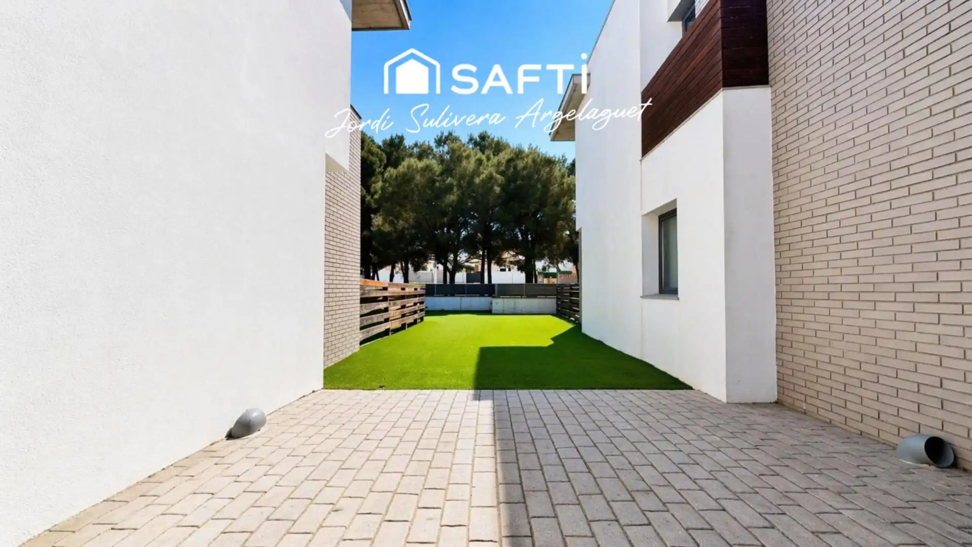 Vista exterior de Casa adosada en venta en L'Escala con Aire acondicionado, Terraza y Balcón