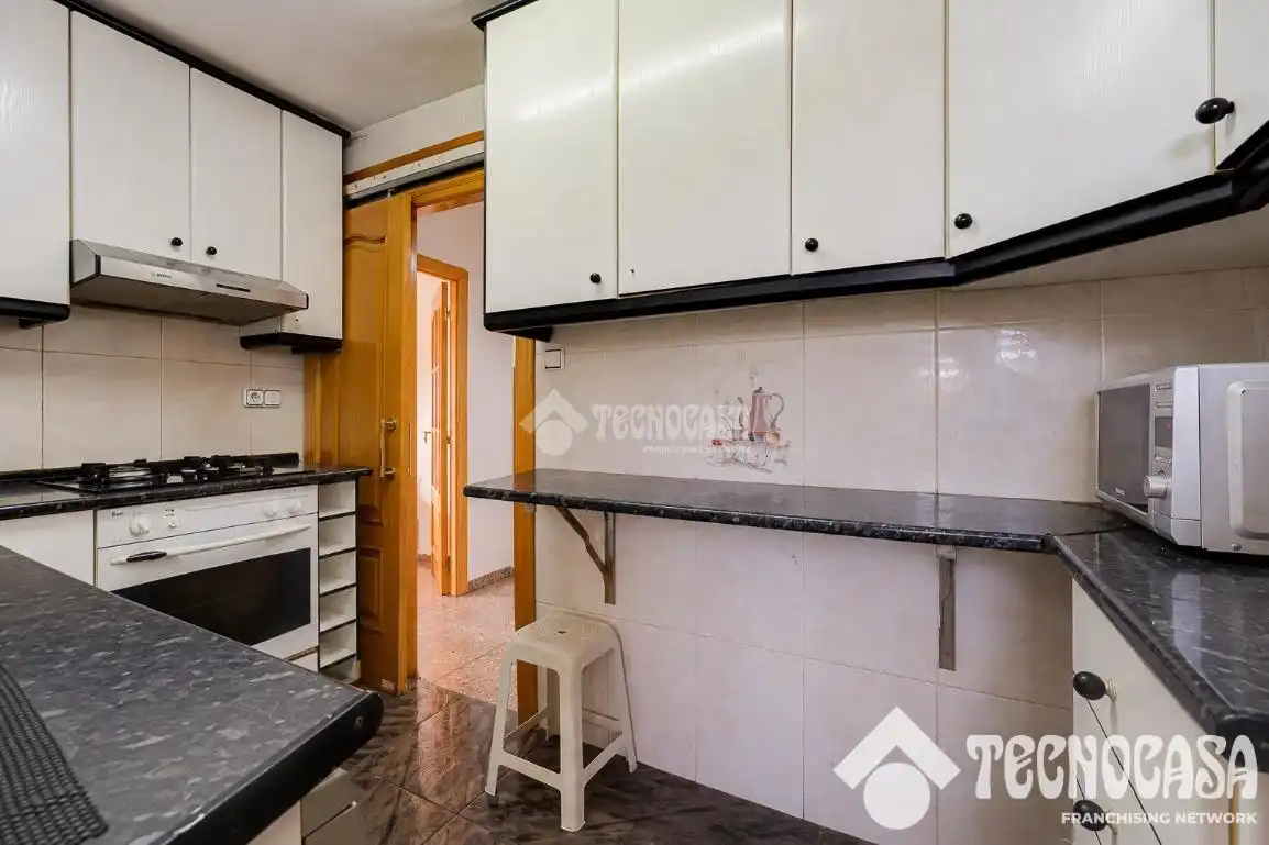 Küche von Wohnung zum Verkauf in Sud