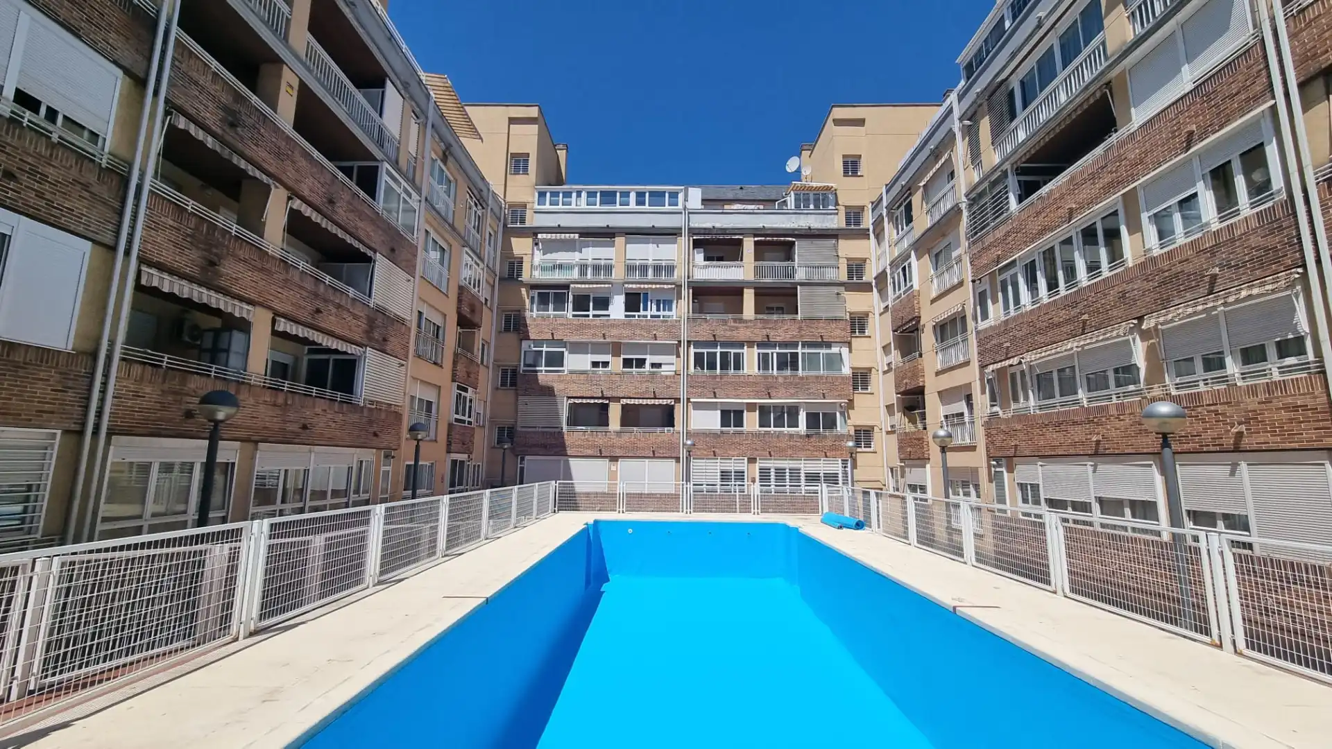 Piscina de Pis en venda en Collado Villalba amb Calefacció, Parquet i Terrassa