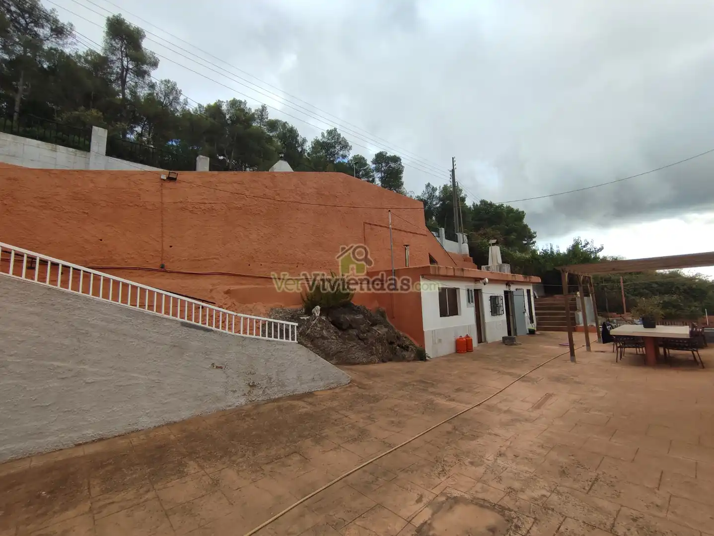 Vista exterior de Casa o xalet en venda en Vallirana amb Aire condicionat, Calefacció i Jardí privat