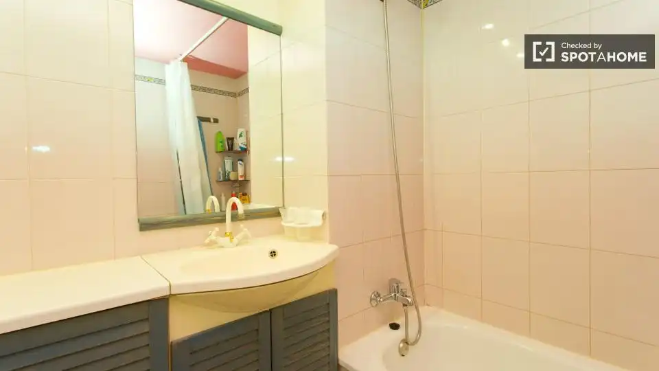 Habitación en Almenara -Ventilla