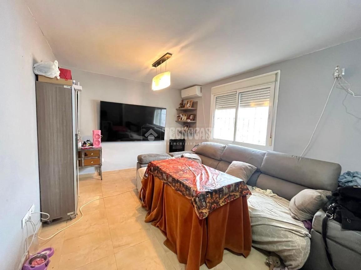 Sala d'estar de Casa adosada en venda en Jerez de la Frontera