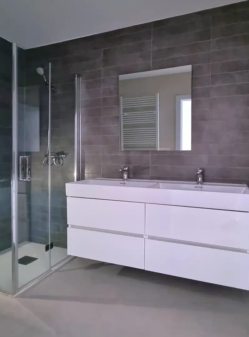 Badezimmer von Einfamilien-Reihenhaus zum Verkauf in Vegas de Matute mit Heizung, Privatgarten und Terrasse