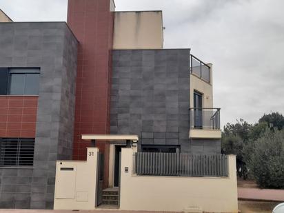 Vista exterior de Casa o xalet en venda en Castellón de la Plana / Castelló de la Plana amb Aire condicionat, Terrassa i Traster