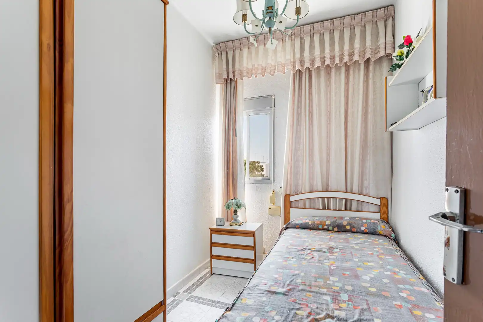 Flat for sale in Alicante, Benetússer