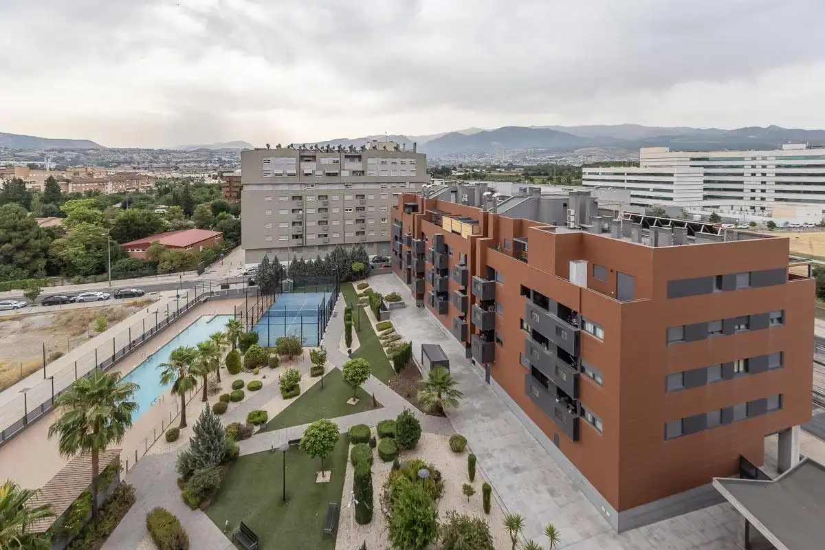 Vista exterior de Àtic de lloguer en Granada