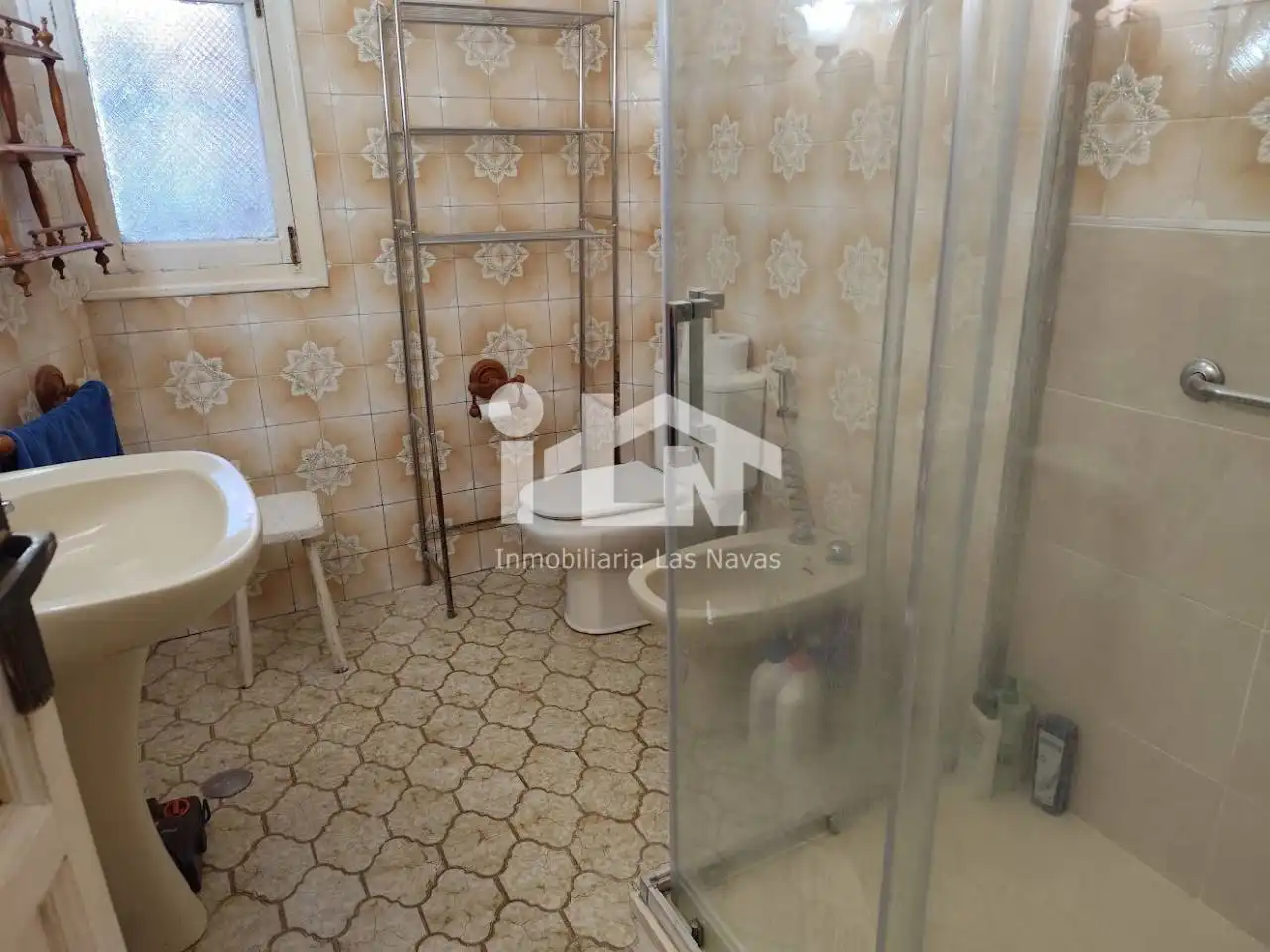 Baño de Piso en venta en Las Navas del Marqués  con Calefacción, Terraza y Trastero