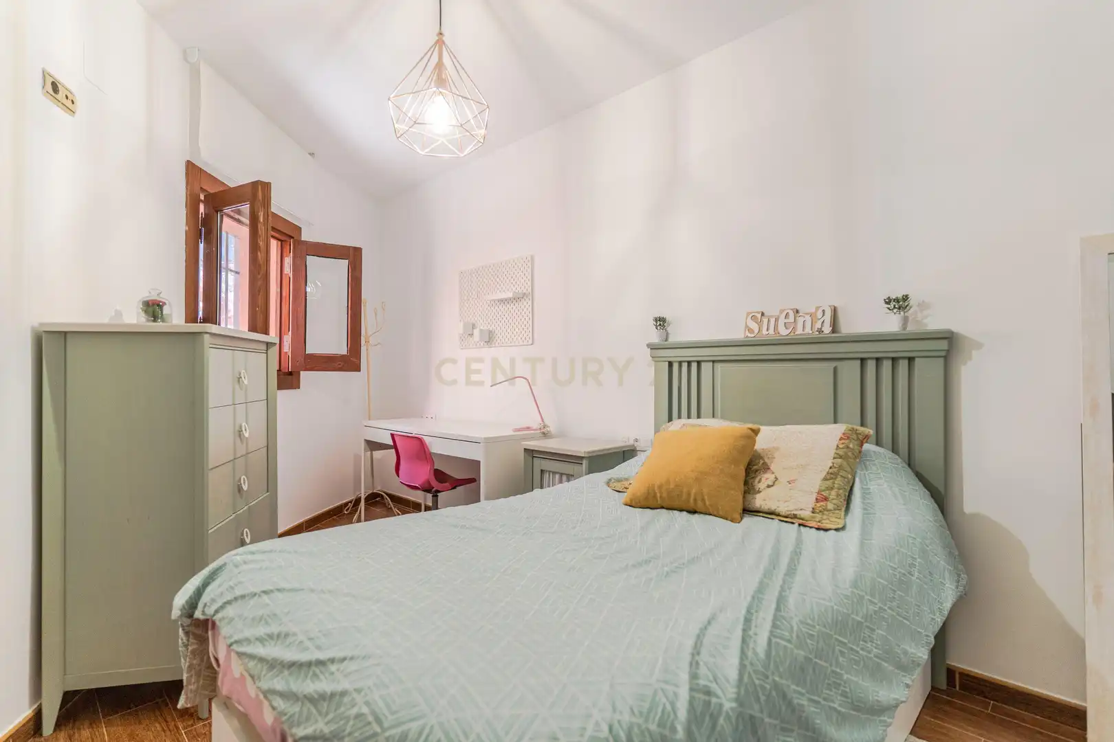 Habitación de Casa o chalet en venta en Motril con Aire acondicionado, Jardín privado y Trastero