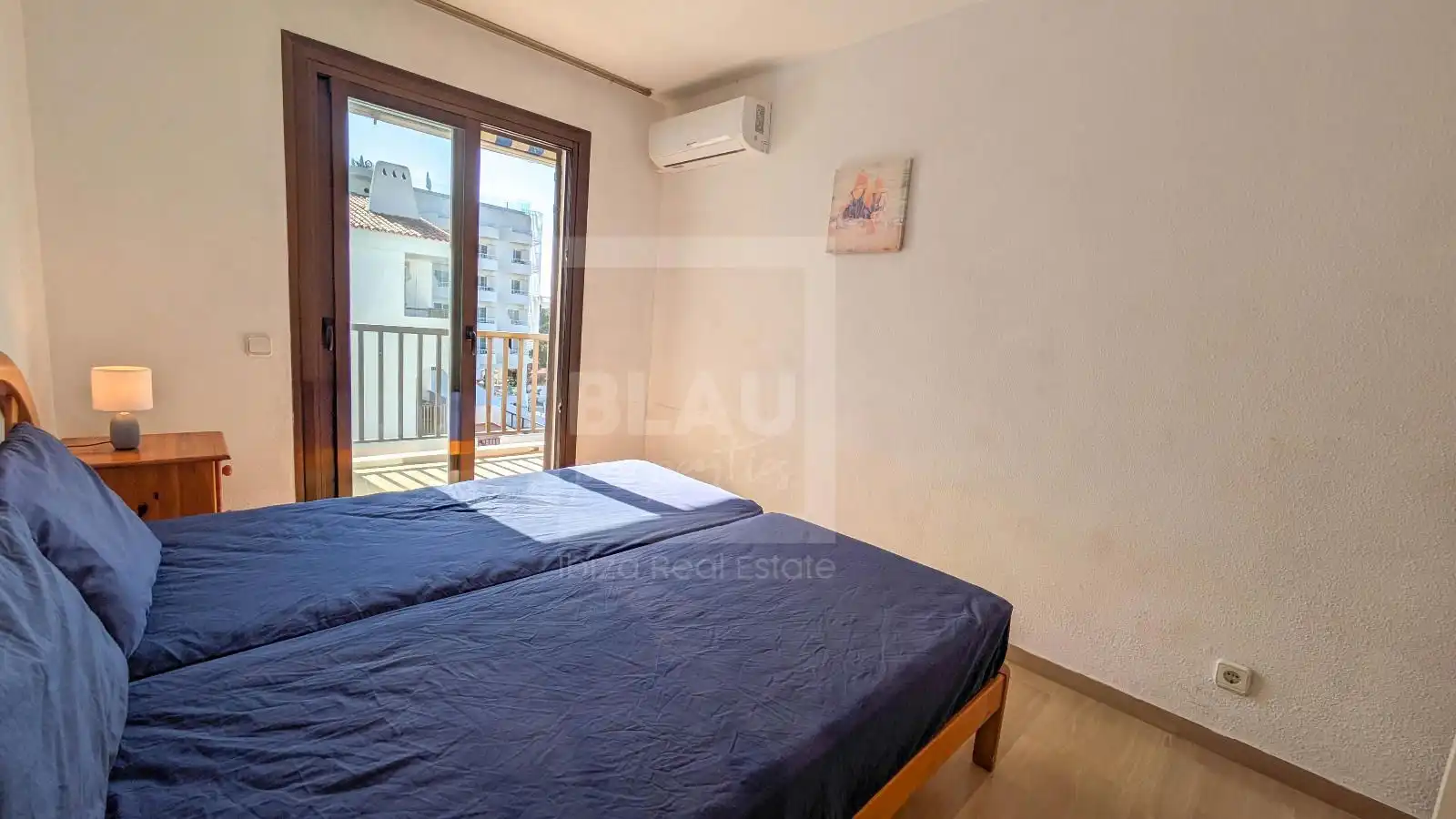 Schlafzimmer von Dachboden zum Verkauf in Sant Josep de sa Talaia mit Klimaanlage, Terrasse und Schwimmbad