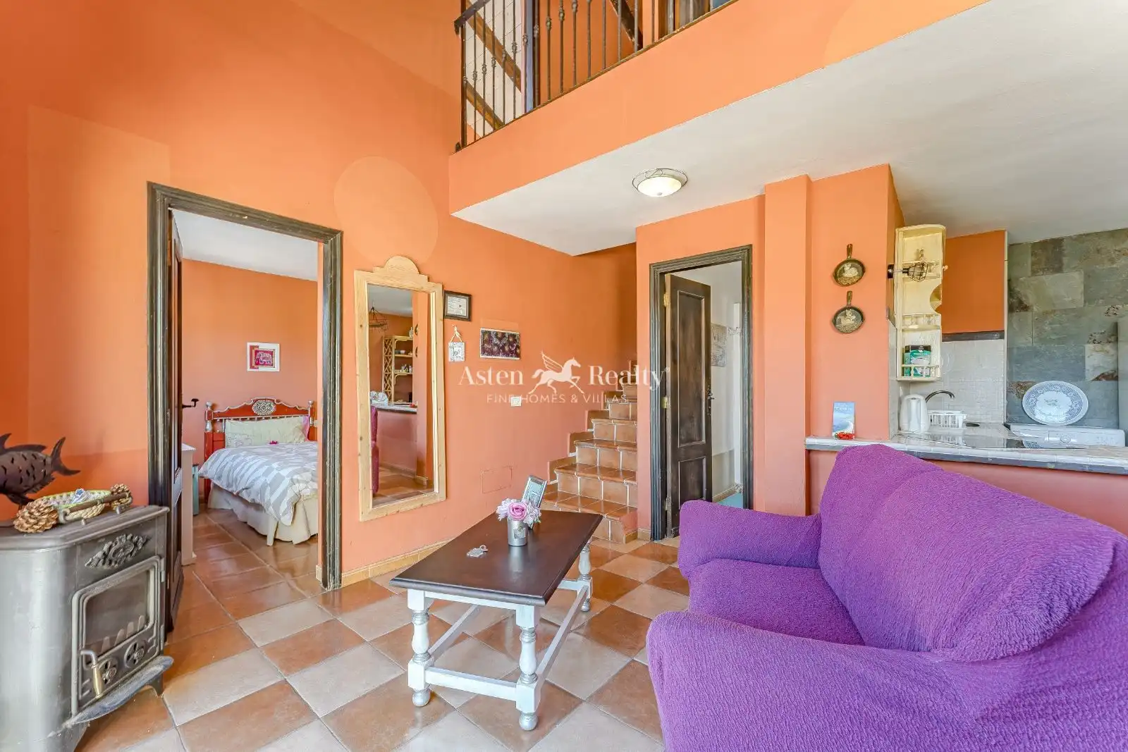 Sala d'estar de Casa adosada en venda en San Miguel de Abona amb Jardí privat, Terrassa i Moblat
