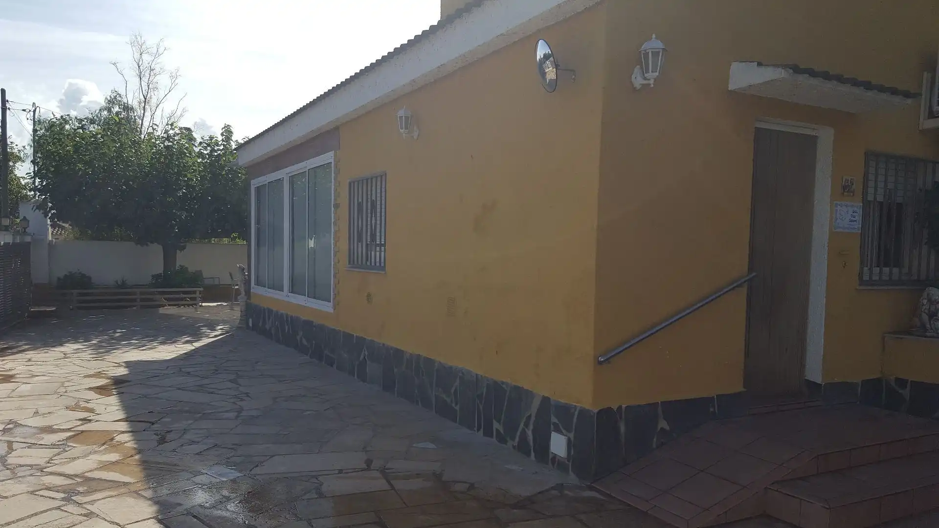 Vista exterior de Casa o xalet en venda en Tortosa amb Aire condicionat, Jardí privat i Traster