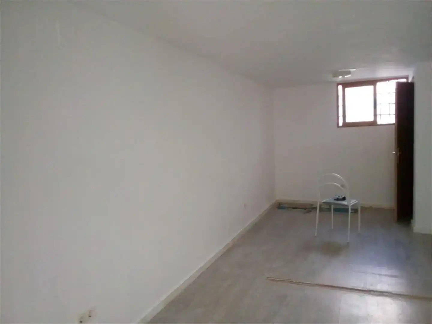 Commercial properties for rent in Baza  with Parquet flooring