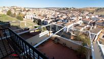 Vista exterior de Casa adosada en venda en Huétor Vega amb Calefacció, Parquet i Terrassa