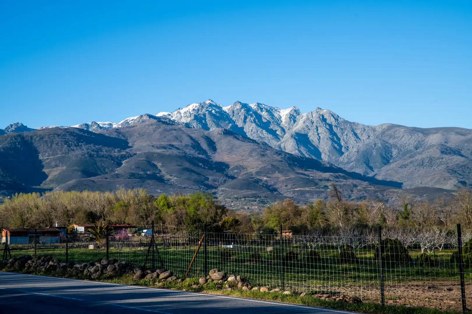 Vista exterior de Finca rústica en venta en Villanueva de la Vera con Calefacción, Jardín privado y Parquet