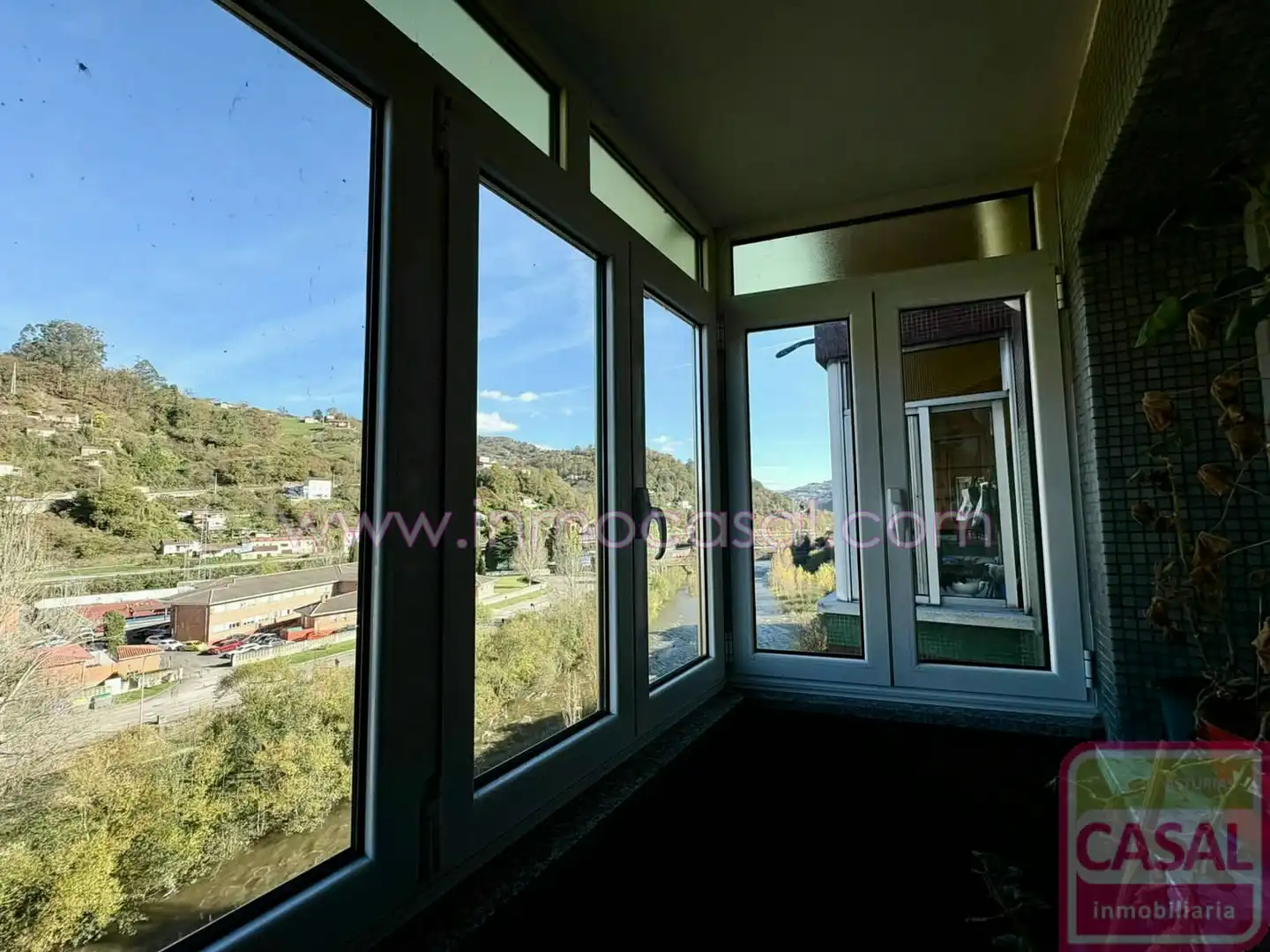Vista exterior de Piso en venta en Langreo con Calefacción, Terraza y Trastero