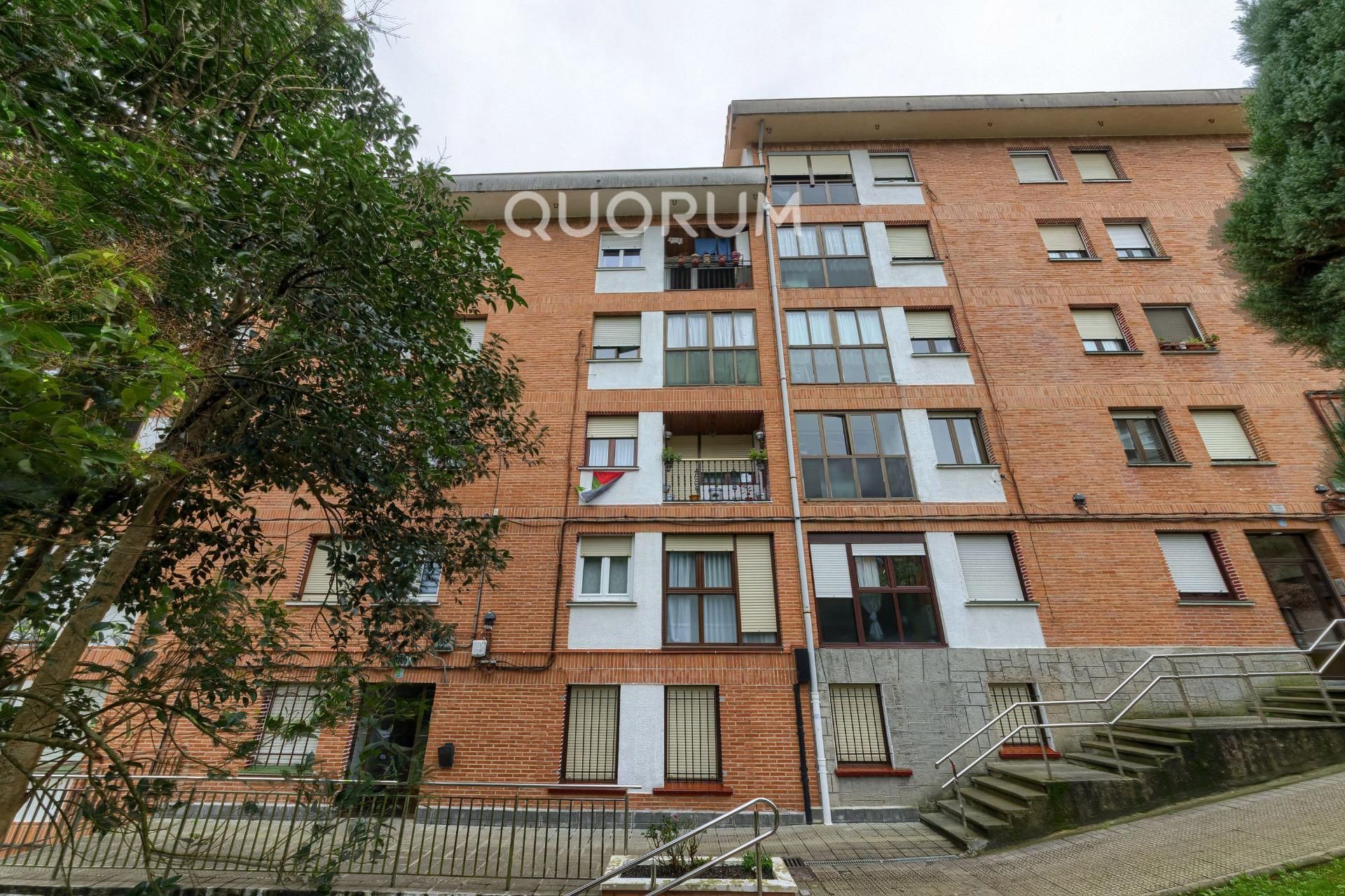 Vista exterior de Pis en venda en Etxebarri amb Traster