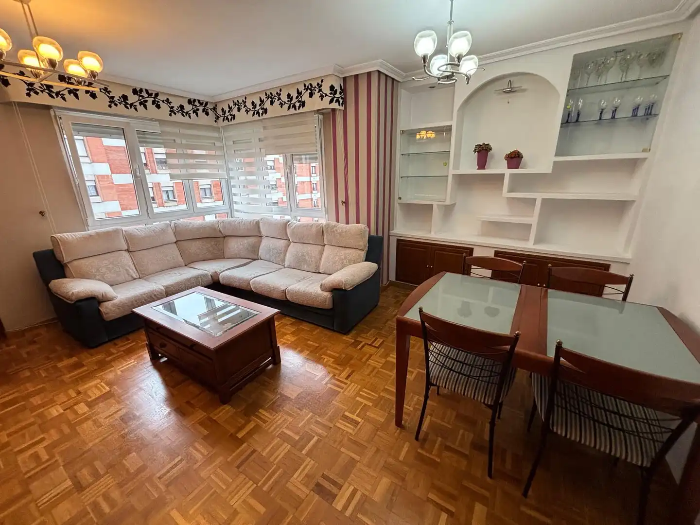 Sala de estar de Piso en venta en Gijón  con Calefacción, Parquet y Trastero