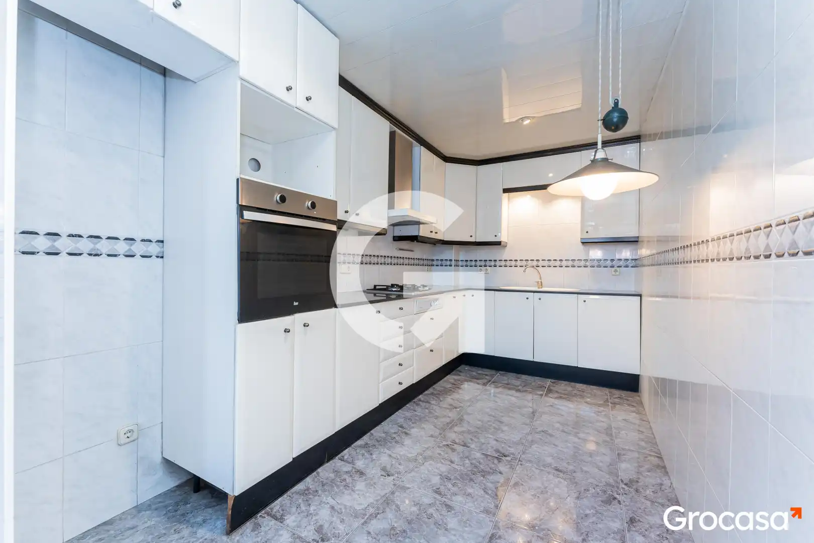 Kitchen of Houses for sale in Cornellà de Llobregat  with Air Conditioner, Heating and Terrace