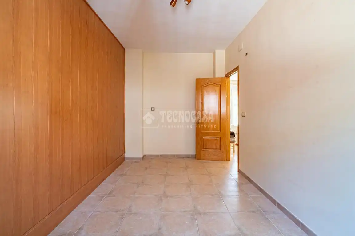 Dormitori de Casa adosada en venda en Iznalloz amb Aire condicionat