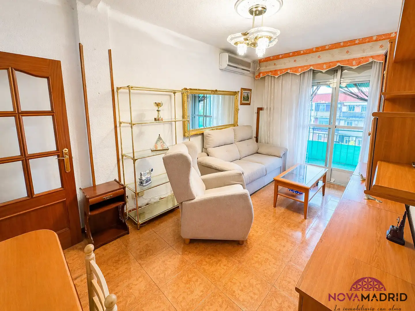 Sala de estar de Piso en venta en San Fernando de Henares con Aire acondicionado y Terraza
