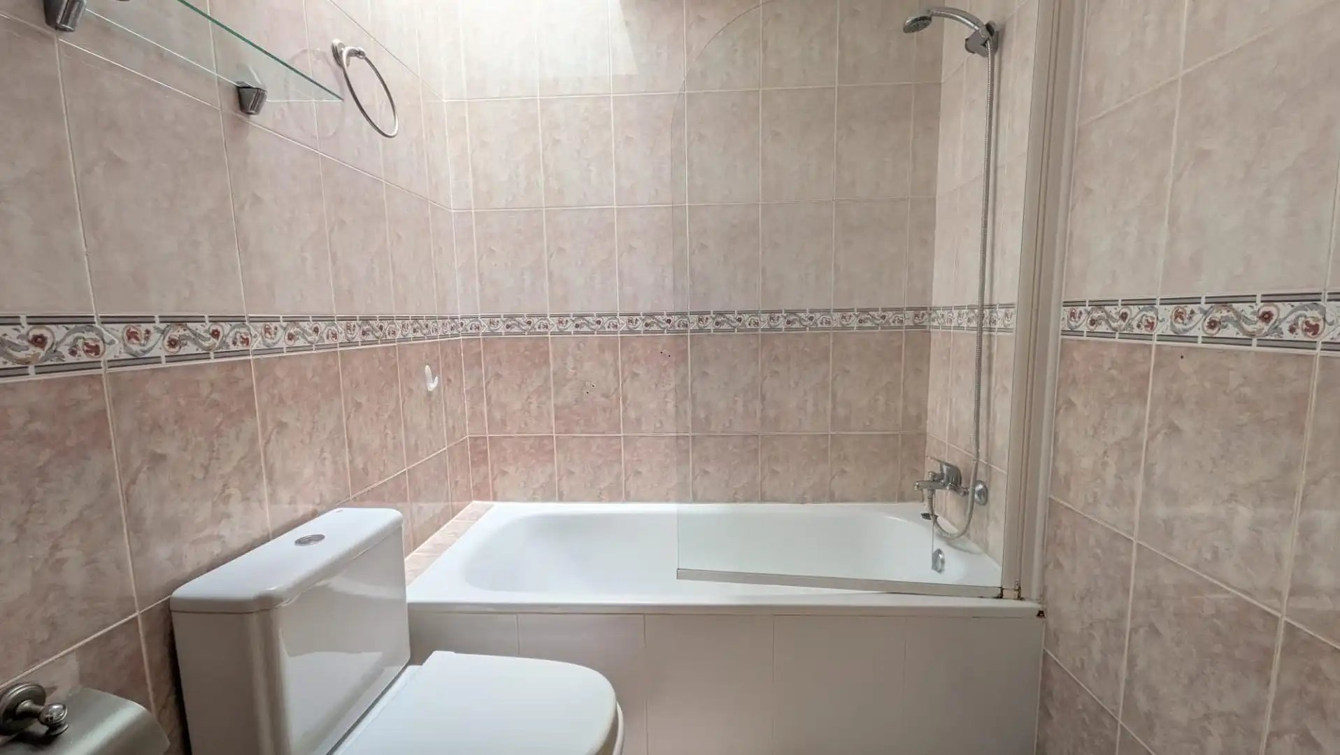 Baño de Casa o chalet en venta en L'Alfàs del Pi con Aire acondicionado, Terraza y Piscina comunitaria