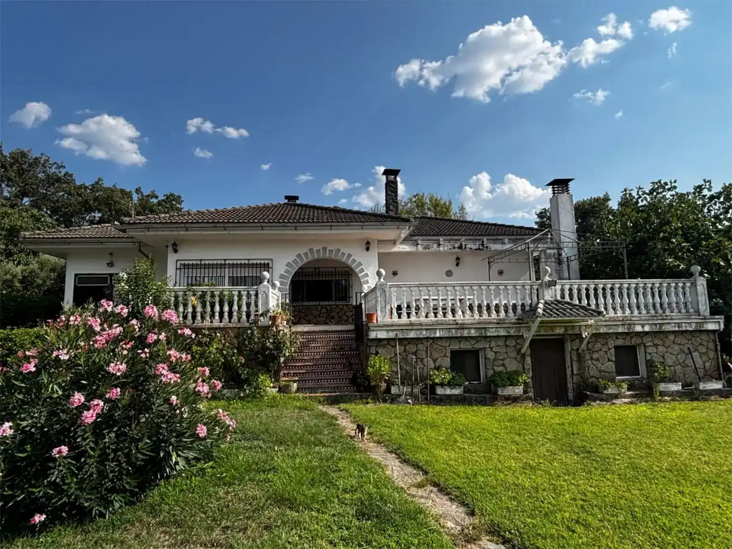 Vista exterior de Piso en venta en Hervás con Jardín privado, Trastero y Piscina