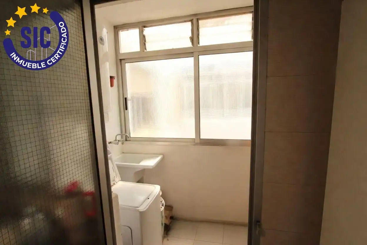 Baño de Piso en venta en Paterna con Terraza y Balcón