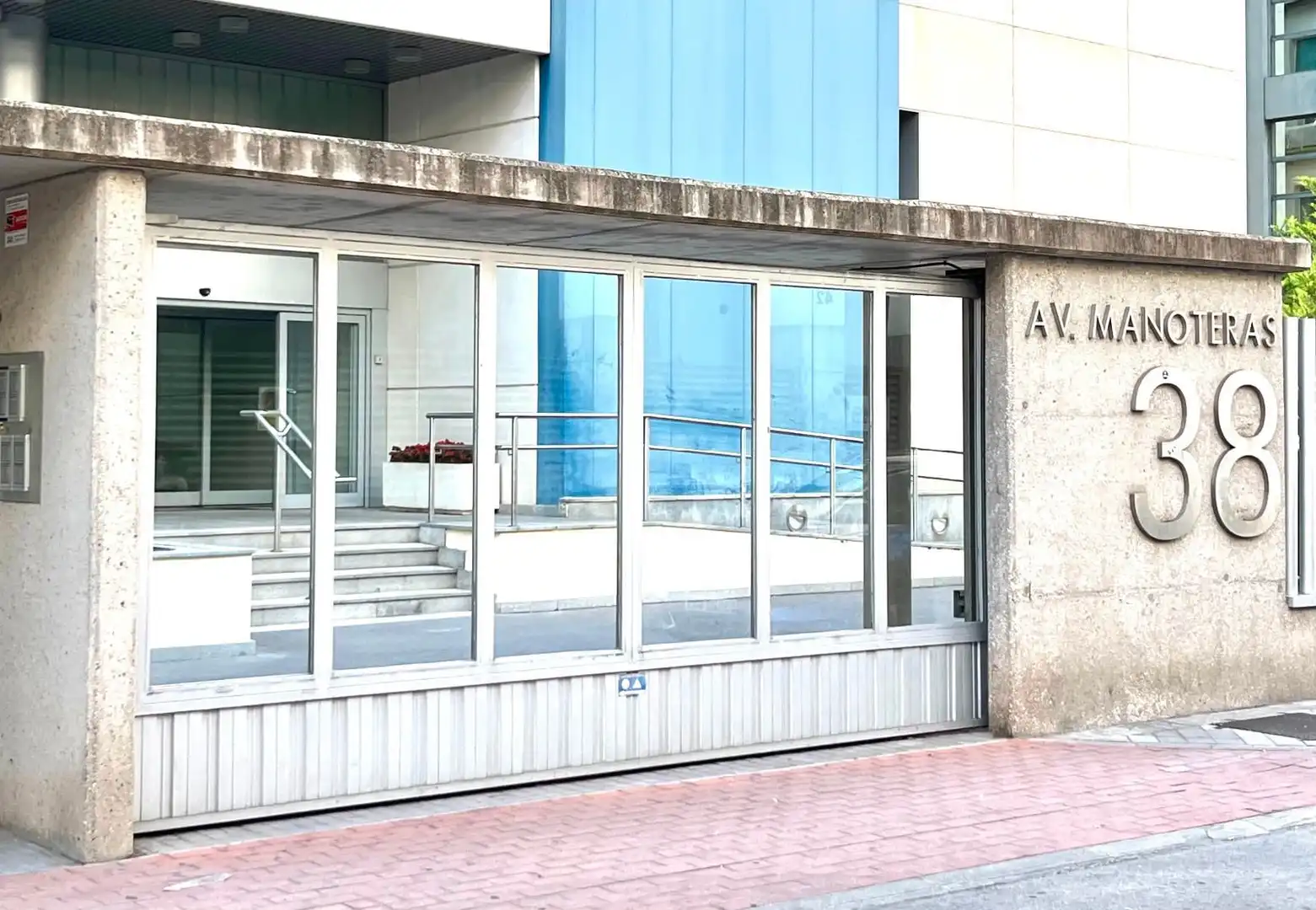 Vista exterior de Oficina de lloguer en Madrid amb Aire condicionat, Calefacció i Terrassa