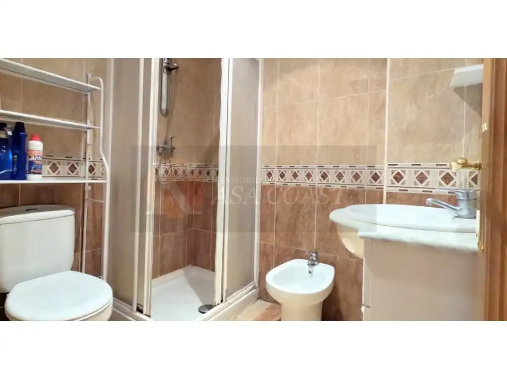 Bany de Pis en venda en Fuengirola amb Aire condicionat i Balcó
