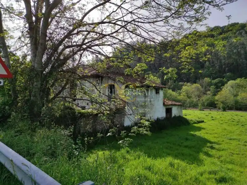Terreno en venta en Infiesto, Piloña