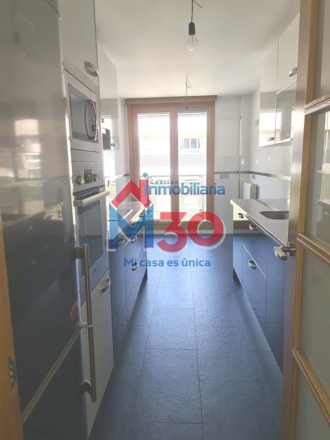 Cuina de Pis en venda en Miranda de Ebro amb Calefacció, Terrassa i Traster