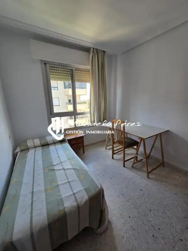 Schlafzimmer von Wohnung zur Miete in Cáceres mit Klimaanlage, Heizung und Terrasse