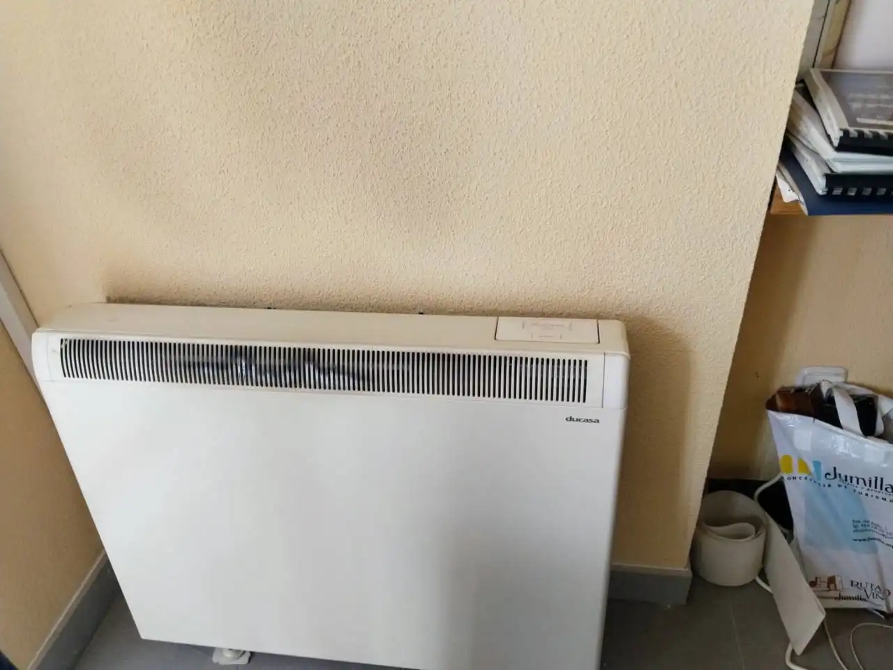Garten von Büro zur Miete in Burgos mit Klimaanlage