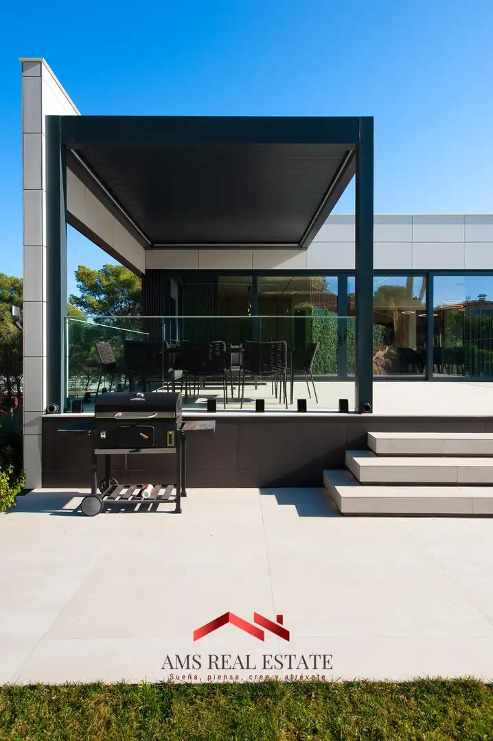 Casa amb terrassa en venda a Carrer Carrer de la Noguera, imagen 7