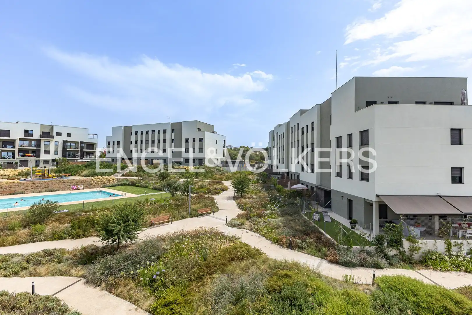 Vista exterior de Pis en venda en Vilanova i la Geltrú amb Aire condicionat, Calefacció i Jardí privat