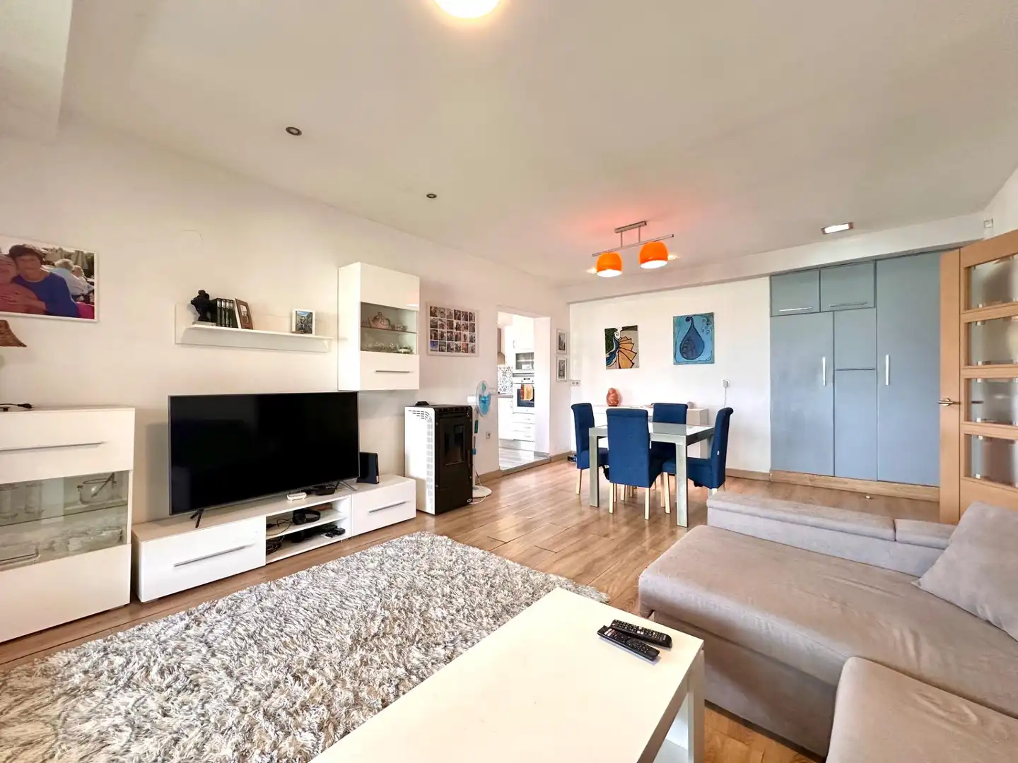 Sala d'estar de Casa o xalet en venda en Dúrcal amb Aire condicionat, Parquet i Terrassa