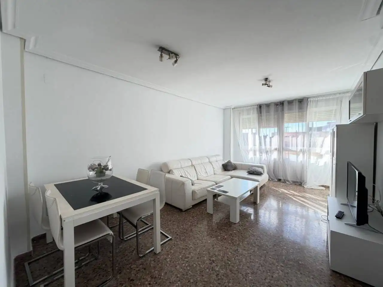 Vista exterior de Dúplex en venda en Vila-real amb Terrassa, Moblat i Balcó