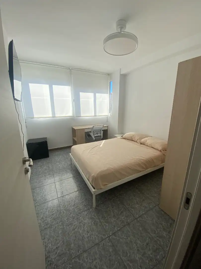 Schlafzimmer von Wohnungen zur untervermieten in Valencia mit Klimaanlage, Möbliert und Ofen