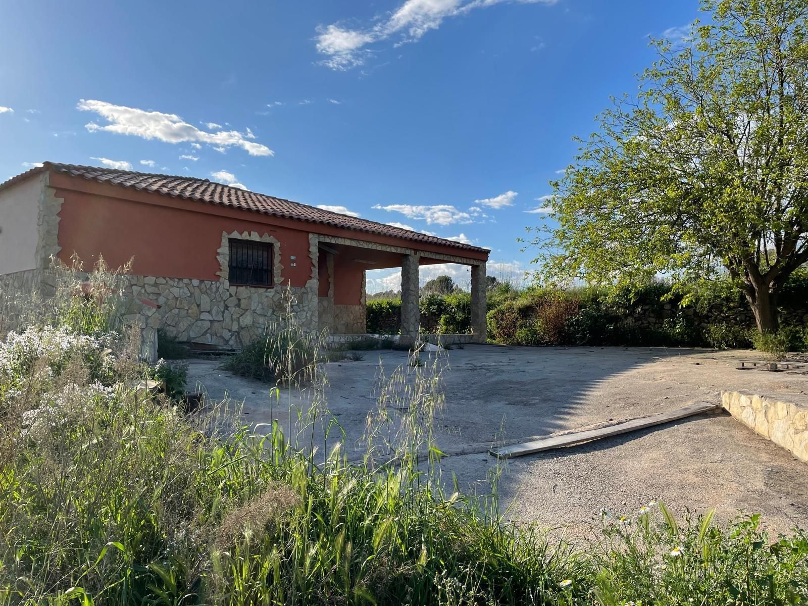 Vista exterior de Casa o xalet en venda en L'Alcora amb Jardí privat i Terrassa