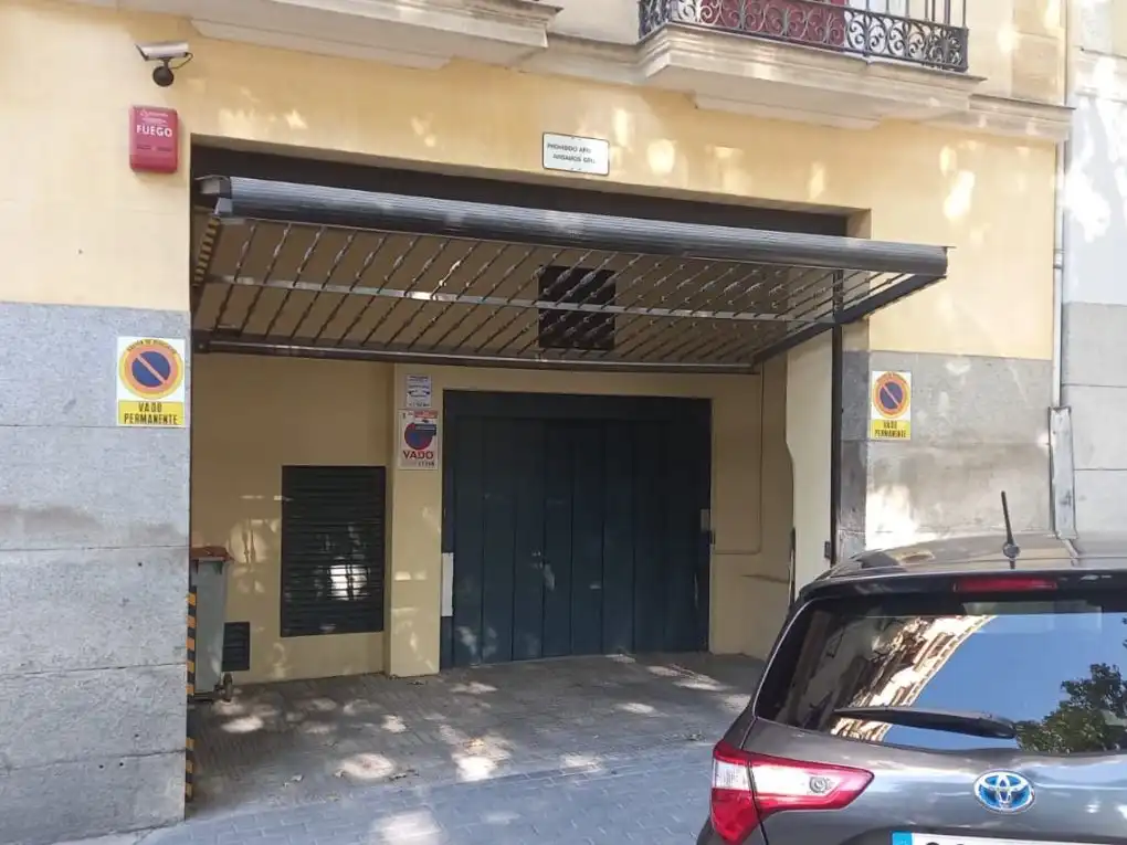 Einzelparkplatz zur Miete in Calle de Fernando VI 31