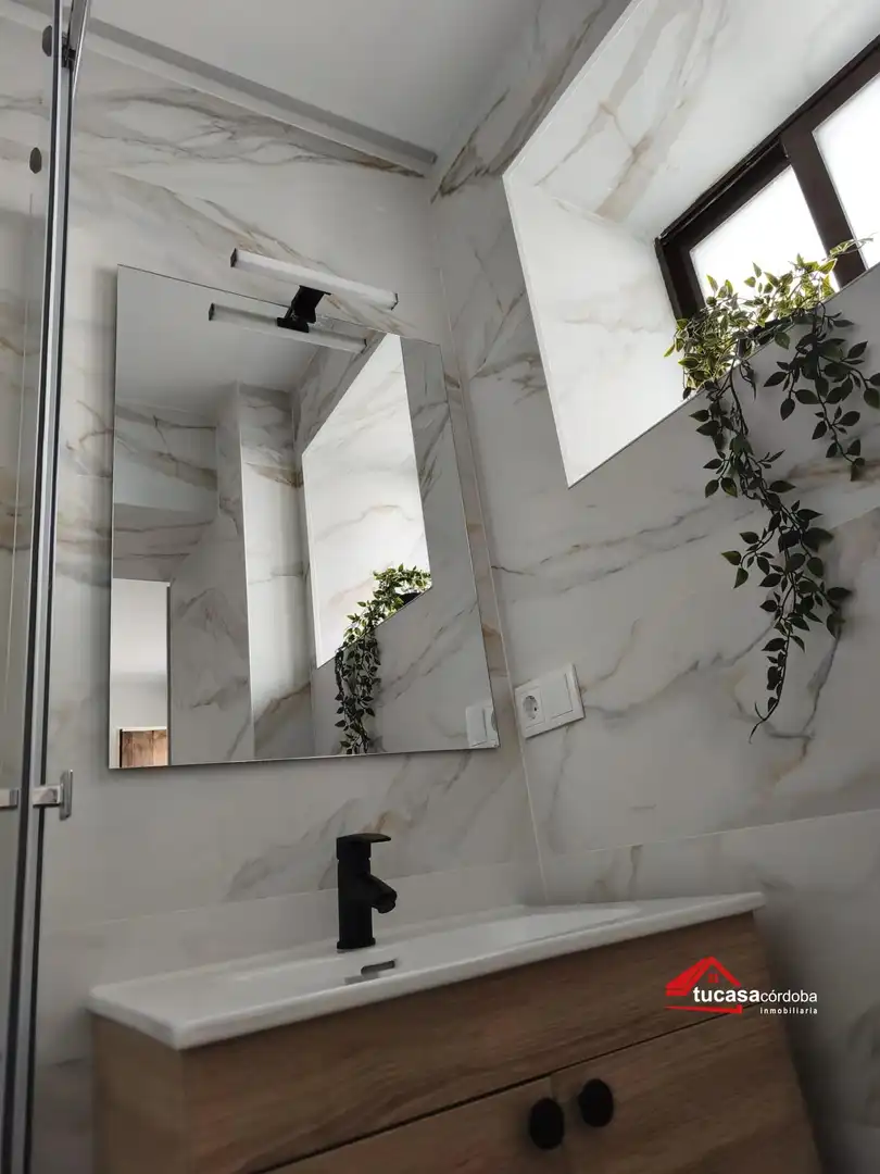 Bathroom of Commercial properties for sale in Córdoba  with Air Conditioner