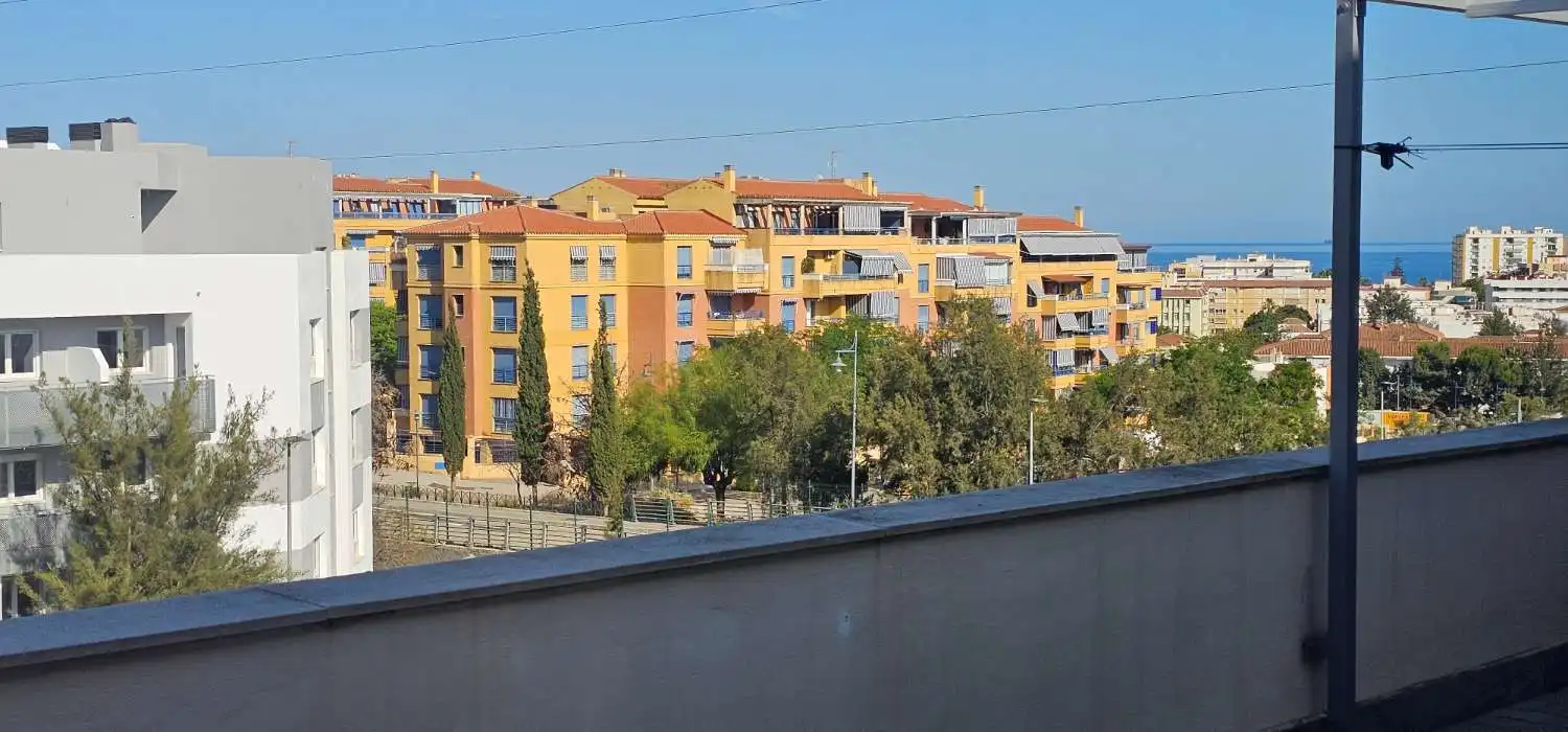 Vista exterior de Ático de alquiler en Vélez-Málaga con Terraza, Piscina y Amueblado