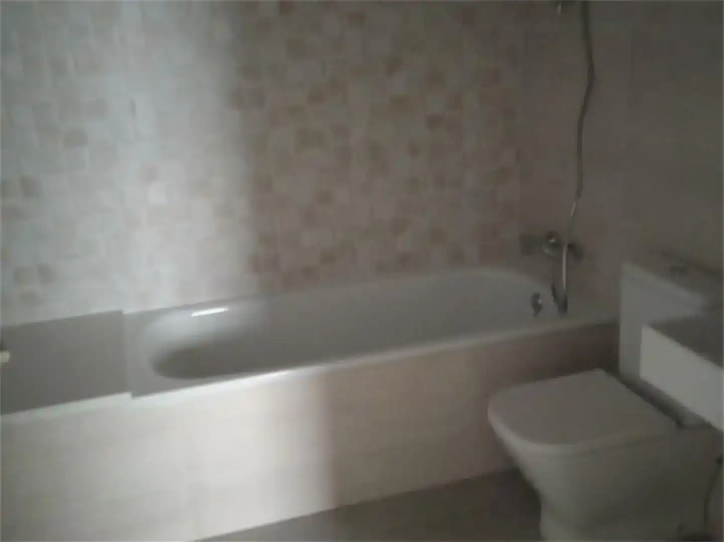 Badezimmer von Dachboden zur Miete in Valencia mit Klimaanlage, Privatgarten und Parkett